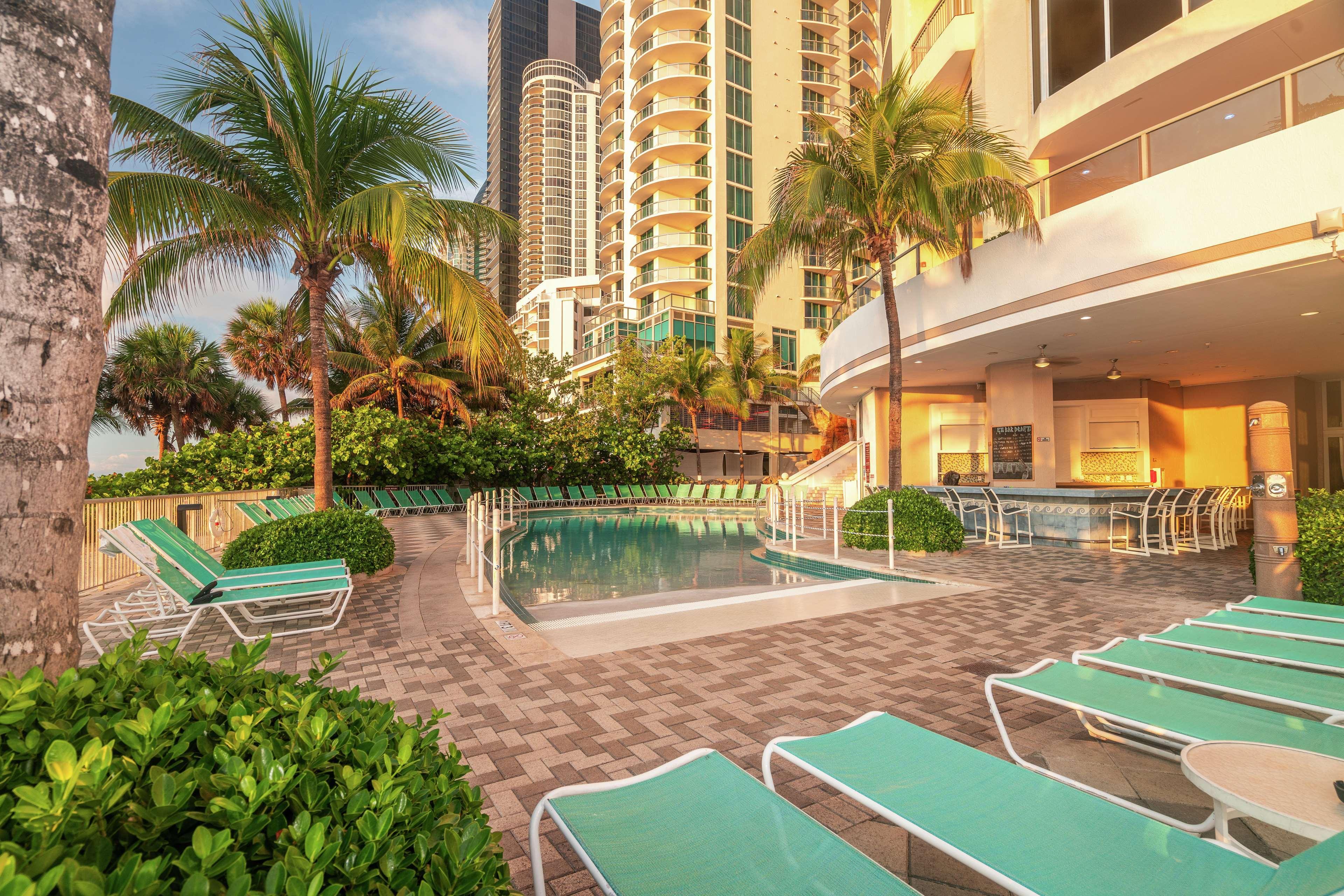 Doubletree By Hilton Ocean Point Resort - North Miami Beach Sunny Isles Beach Exterior foto